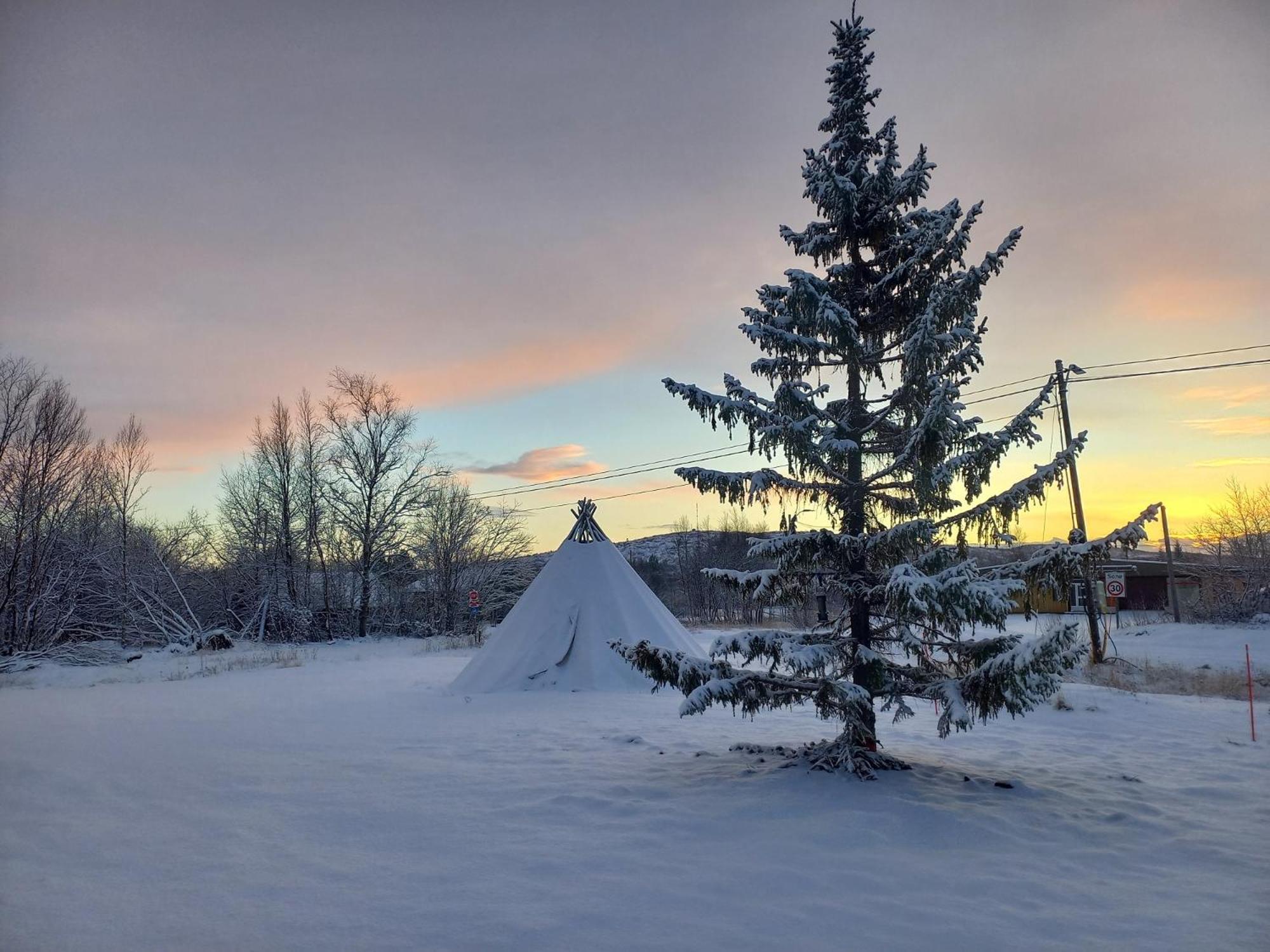 Atte Arstider Lodge Neiden Dış mekan fotoğraf